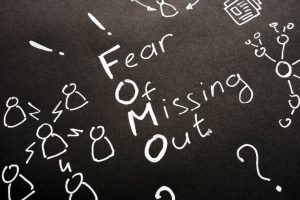FOMO (Fear of Missing Out): Tudo o que você precisa saber